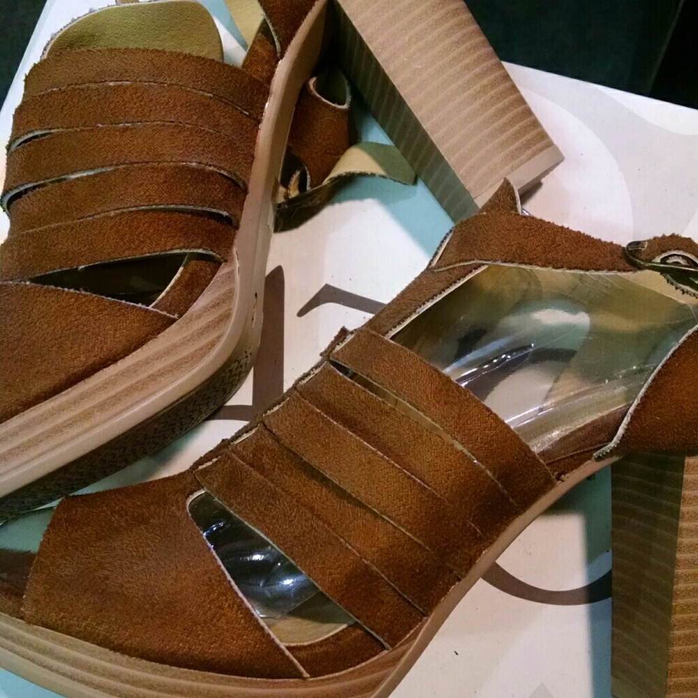 Sandals Carmal colored